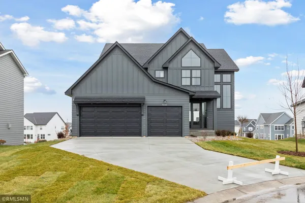 $900,000 | 5042 Airlake Draw, Woodbury, MN 55129