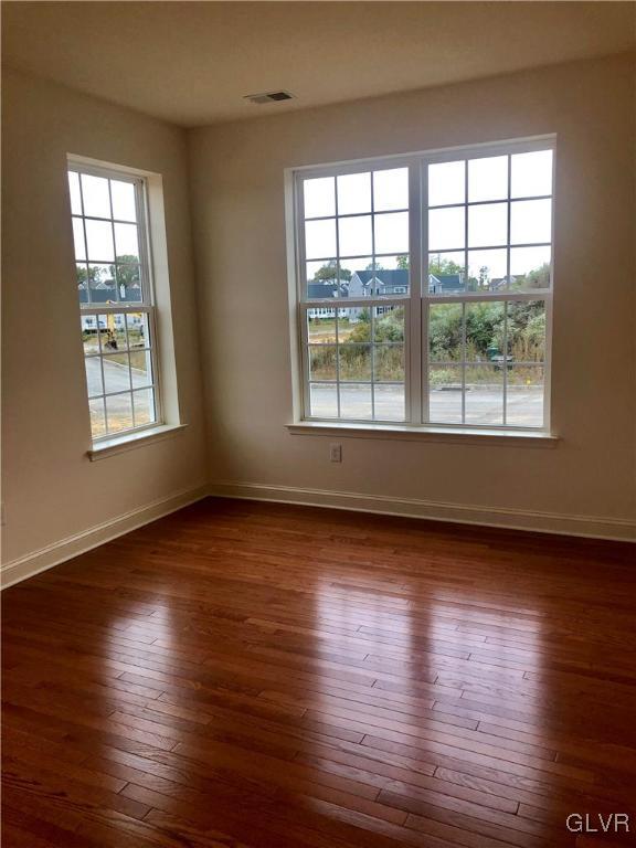 442 Rinaldi Lane Easton, PA 18040 - Photo 3 of 10 Gallery Image 3
