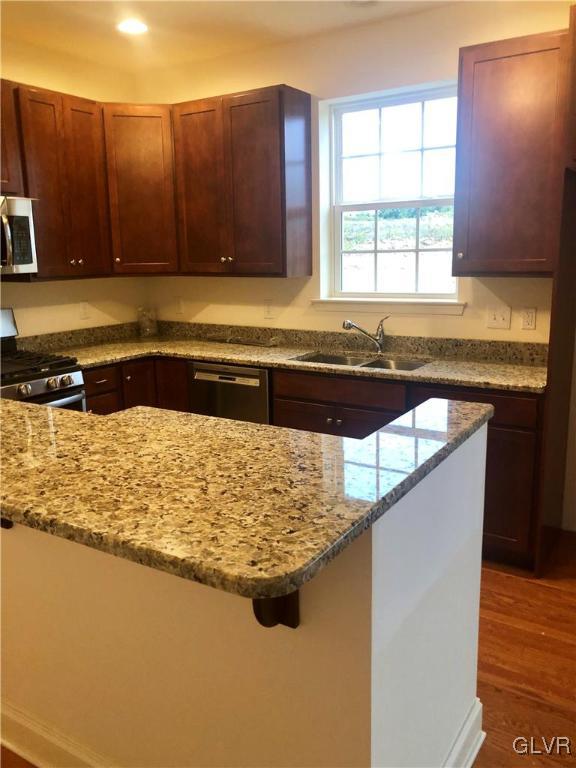 442 Rinaldi Lane Easton, PA 18040 - Photo 4 of 10 Gallery Image 4