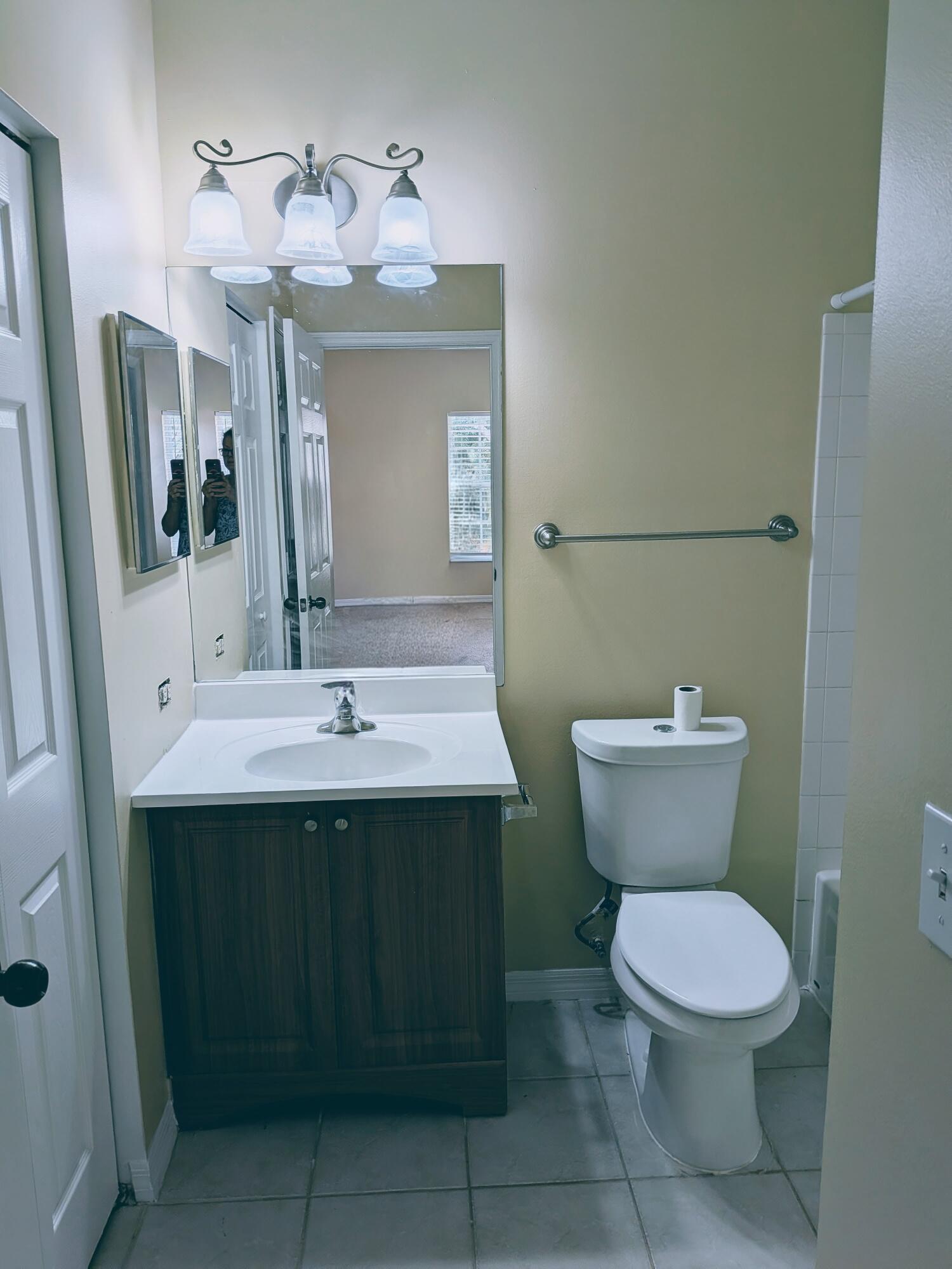 10348 Fox Trail Road South, Unit 513 Royal Palm Beach, FL 33411 - Photo 4 of 13 UNIT 513 MASTER BATH