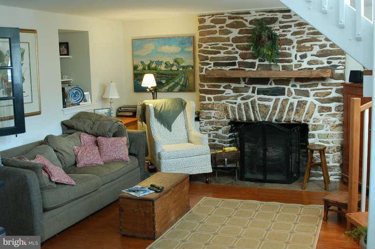 5261 Trapp Branch Road Broad Run, VA 20137 - Photo 7 of 14 Family Room