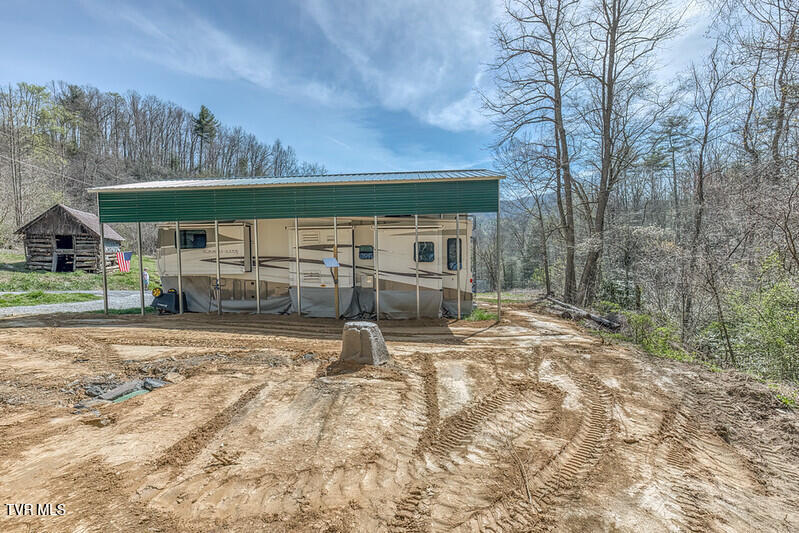 155 Tower Road Roan Mountain, TN 37687 - Photo 13 of 35 IMG_2673