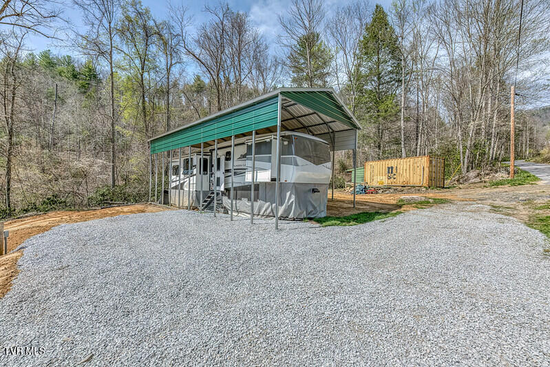 155 Tower Road Roan Mountain, TN 37687 - Photo 27 of 35 IMG_2663