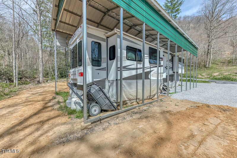 155 Tower Road Roan Mountain, TN 37687 - Photo 5 of 35 IMG_2674