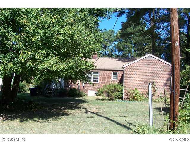930 Hampton Road Petersburg, VA 23805 - Photo 3 of 6 Exterior Back