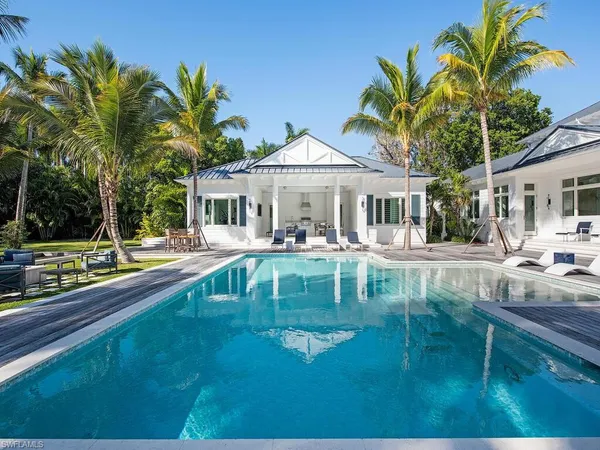 $27,995,000 | 225 4th Avenue North, Naples, FL 34102