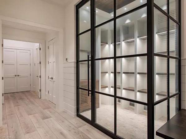 $27,995,000 | 225 4th Avenue North, Naples, FL 34102