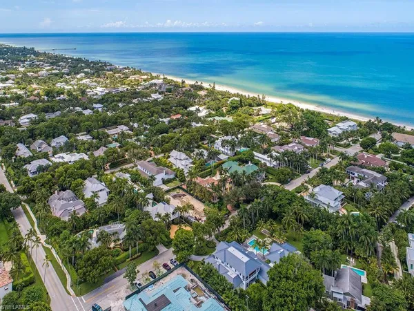 $27,995,000 | 225 4th Avenue North, Naples, FL 34102