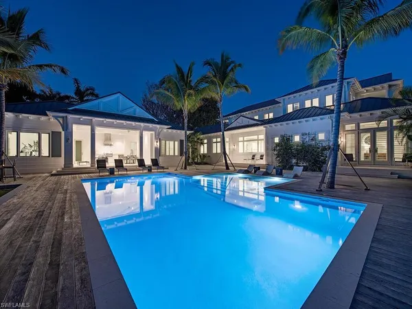 $27,995,000 | 225 4th Avenue North, Naples, FL 34102