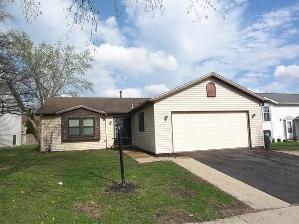 $2,400 | 35 Evergreen Road, Streamwood, IL 60107