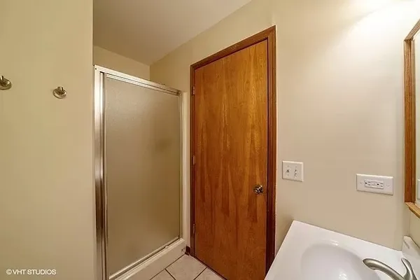 $2,400 | 35 Evergreen Road, Streamwood, IL 60107