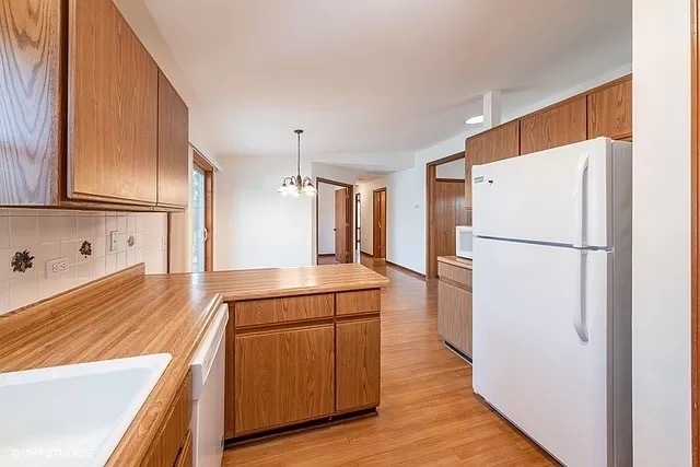 35 Evergreen Road Streamwood, IL 60107 - Photo 3 of 15