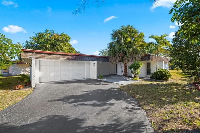 $475,000 | 6104 White Oak Lane, Tamarac, FL 33319