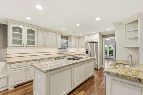 $899,000 | 2914 Manila Lane, Houston, TX 77043