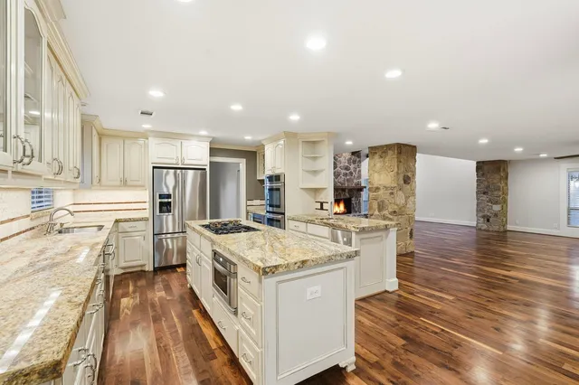 $899,000 | 2914 Manila Lane, Houston, TX 77043