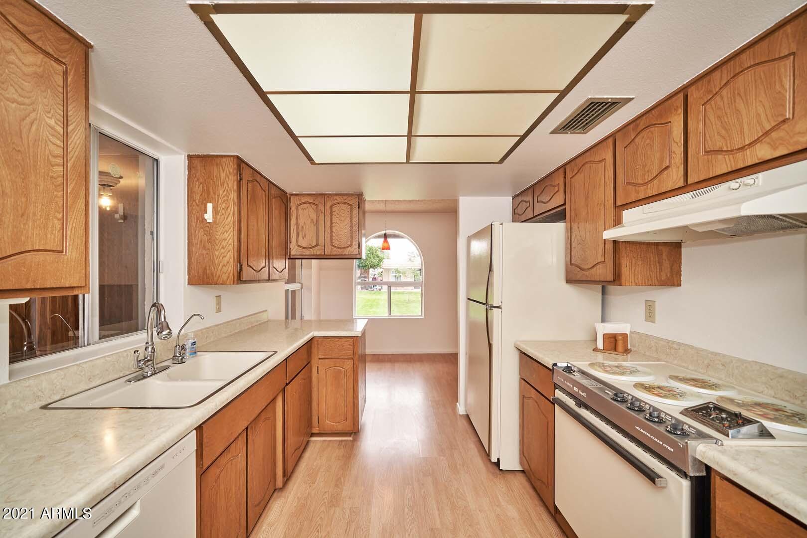2139 North Recker Road Mesa, AZ 85215 - Photo 10 of 36 Kitchen