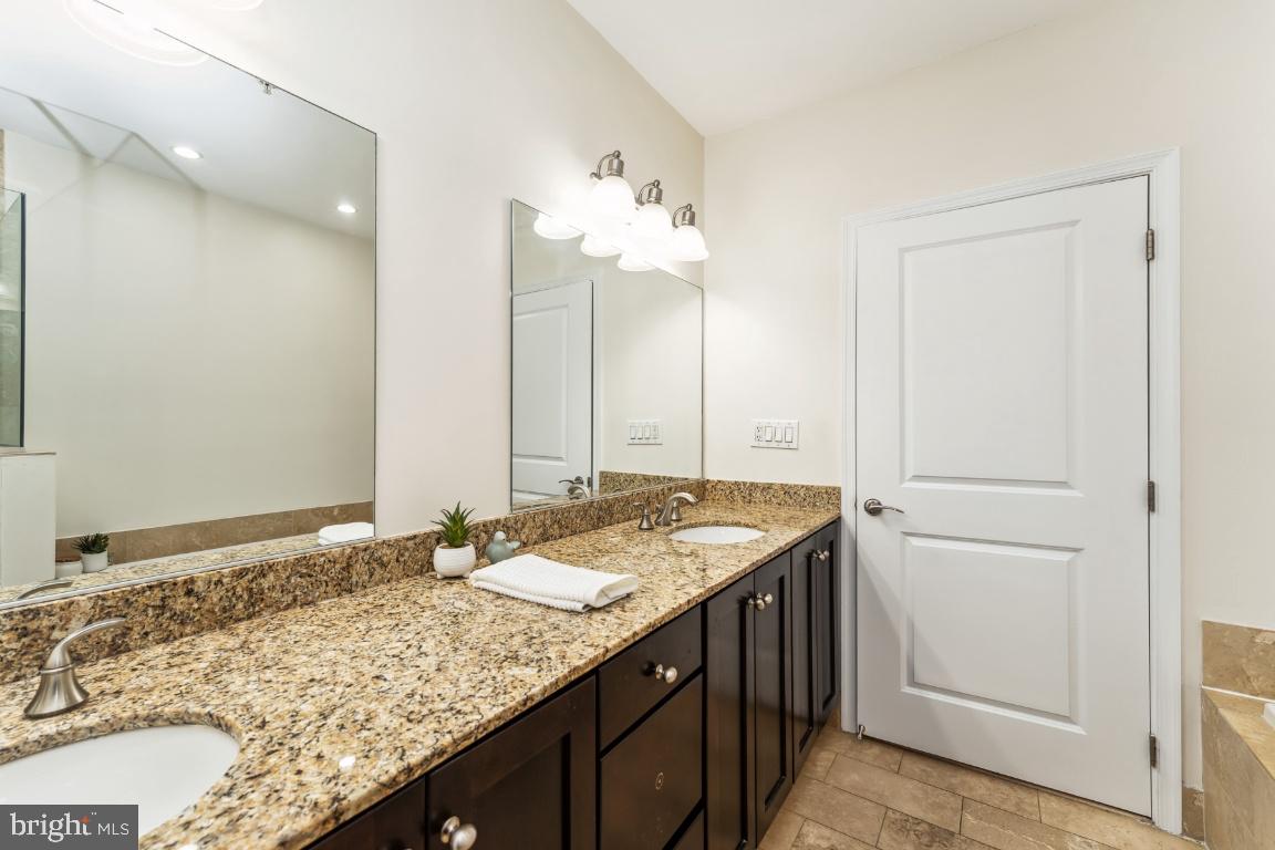 1418 North Rhodes Street, Unit B428 Arlington, VA 22209 - Photo 16 of 23 Primary Bath