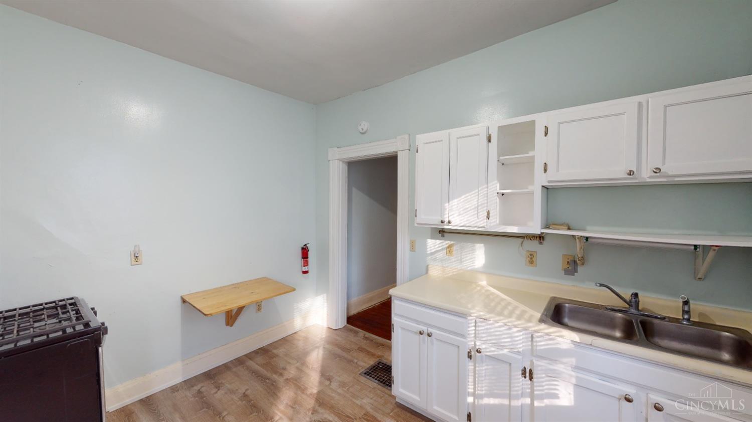 623 Riddle Road, Unit 1 Cincinnati, OH 45220 - Photo 16 of 17