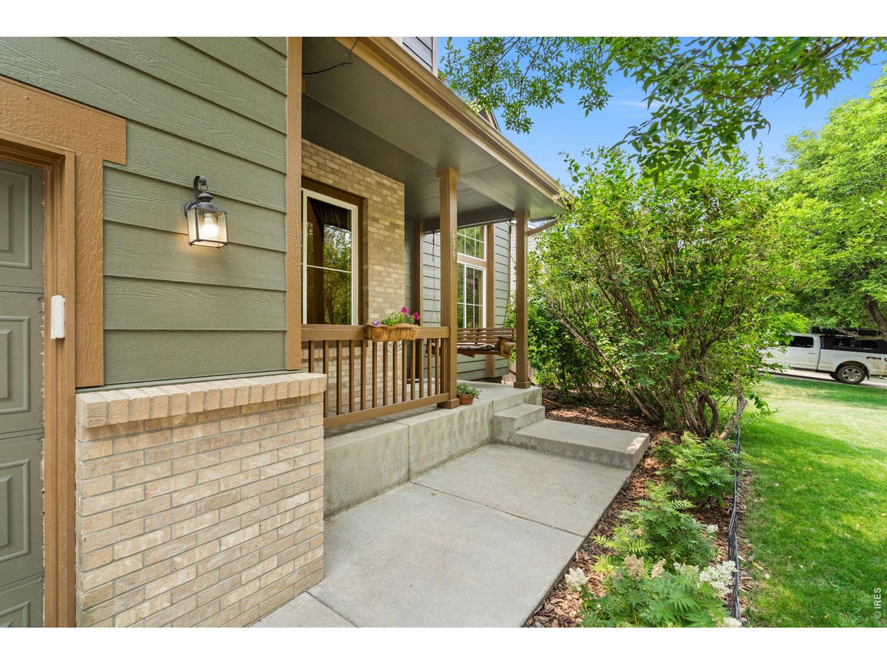 639 Americana Road Longmont, CO 80504 - Photo 3 of 50 Beautiful landscaping