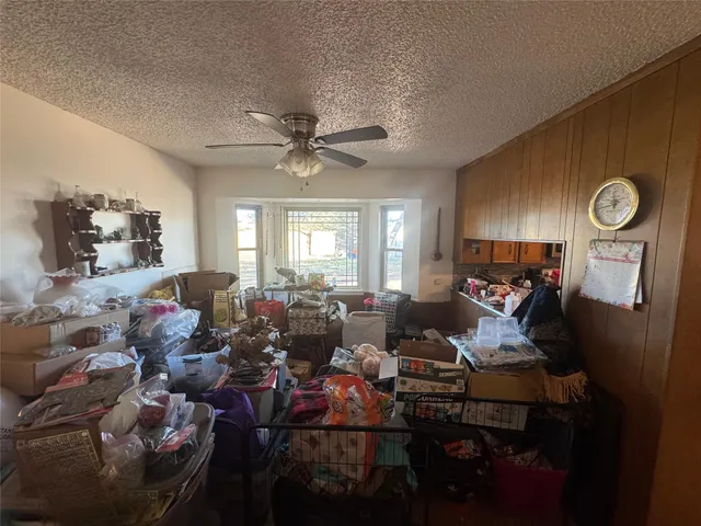 a very nice looking room with many windows