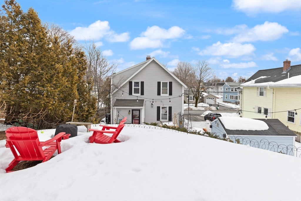 39 Cedar Street Wakefield, MA 01880 - Photo 4 of 22