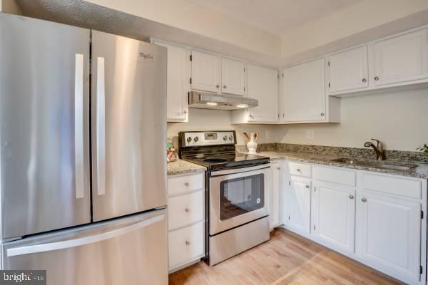 2025 North Glebe Road Arlington, VA 22207 - Photo 3 of 19 Kitchen