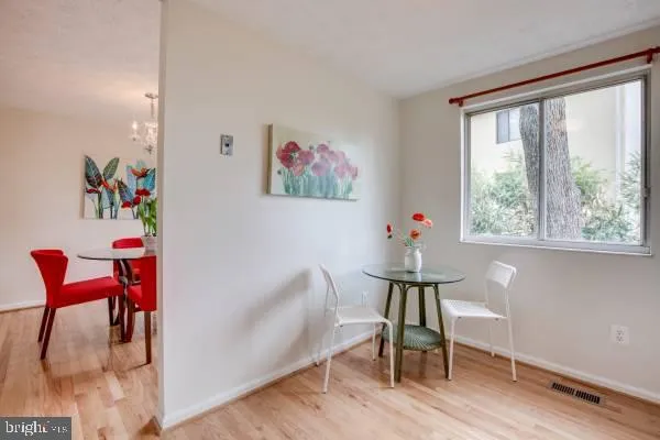 $3,800 | 2025 North Glebe Road, Arlington, VA 22207