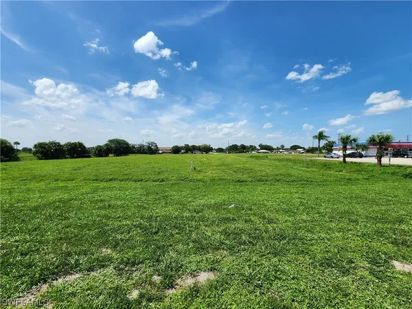$1,100,000 | 27 10th Street, Venus, FL 33960