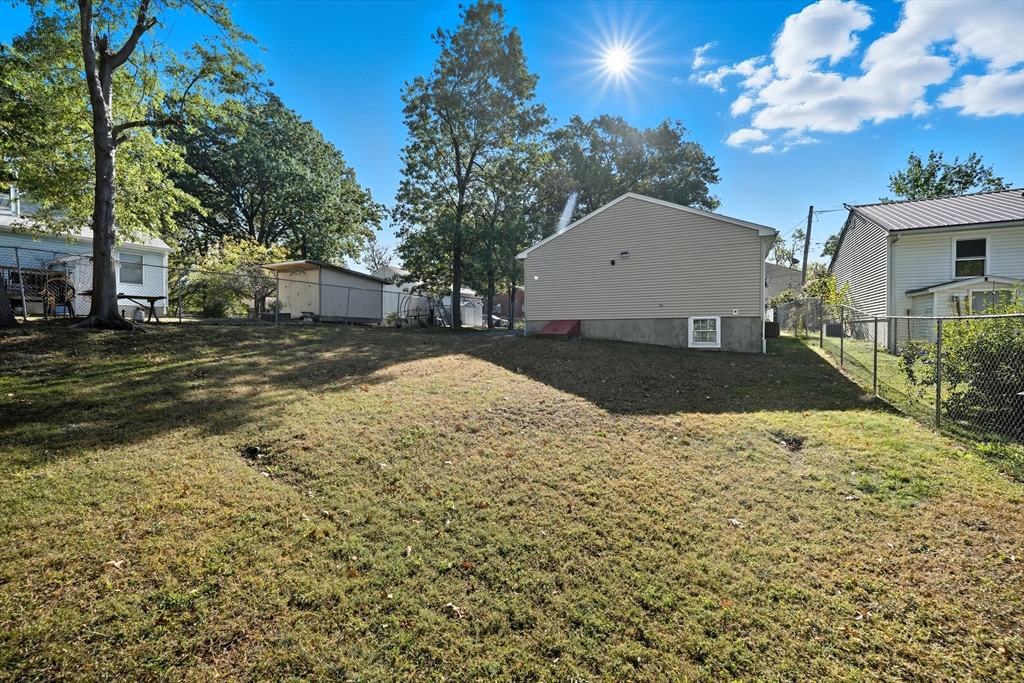 90 Lorenzo Street Springfield, MA 01109 - Photo 17 of 21 Gallery Image 17