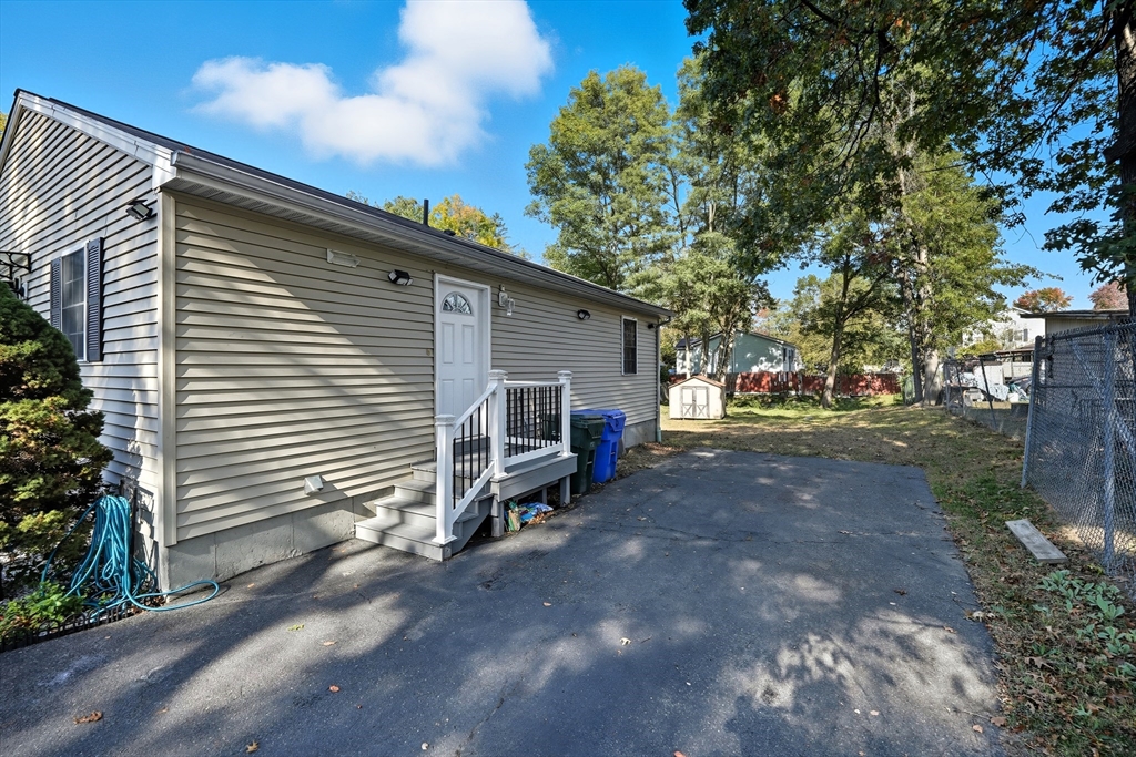 90 Lorenzo Street Springfield, MA 01109 - Photo 18 of 21 Gallery Image 18