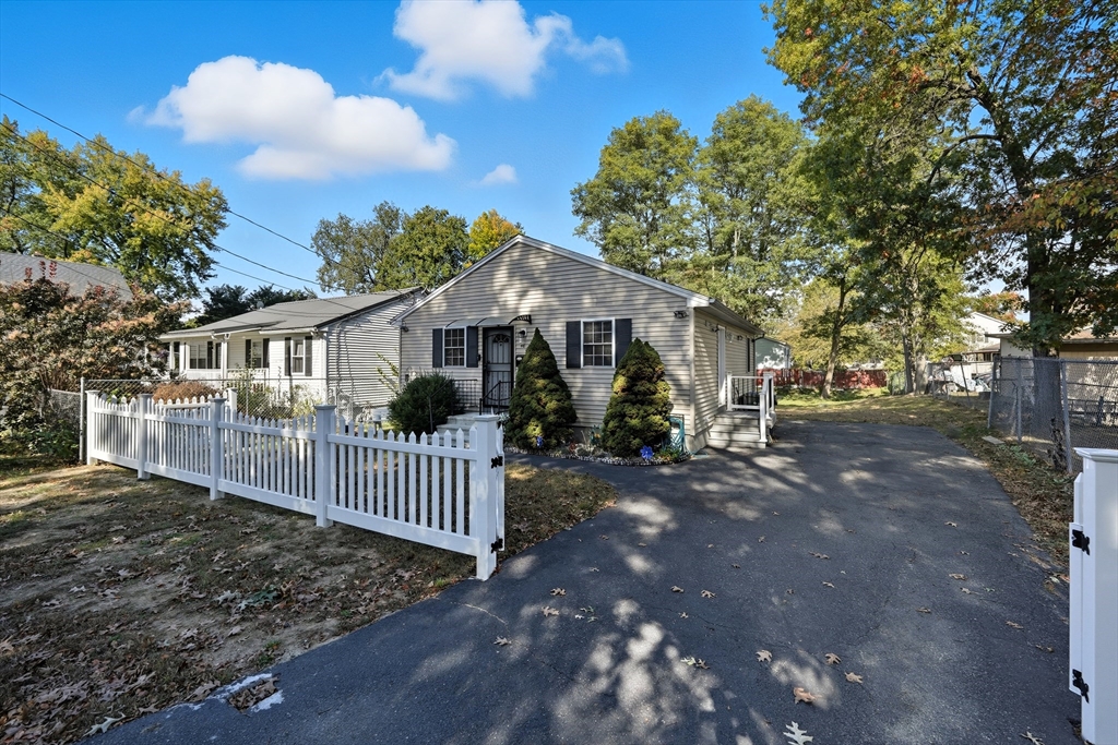 90 Lorenzo Street Springfield, MA 01109 - Photo 21 of 21 Gallery Image 21