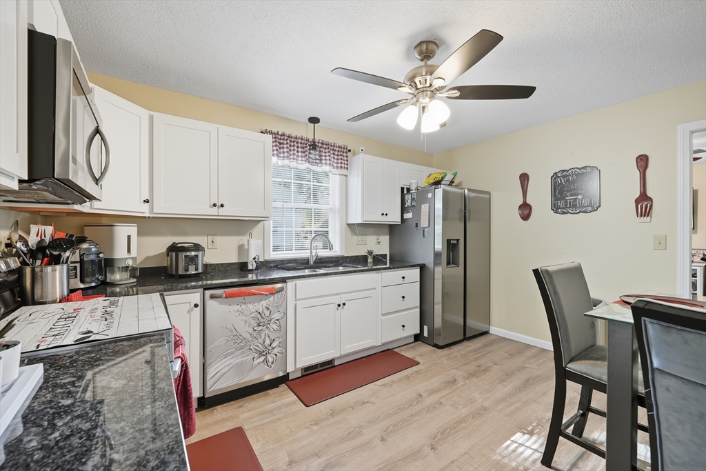 90 Lorenzo Street Springfield, MA 01109 - Photo 5 of 21 Gallery Image 5