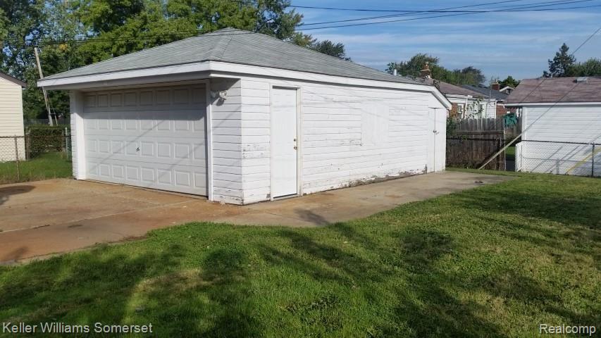 16899 Martin Road Roseville, MI 48066 - Photo 5 of 24
