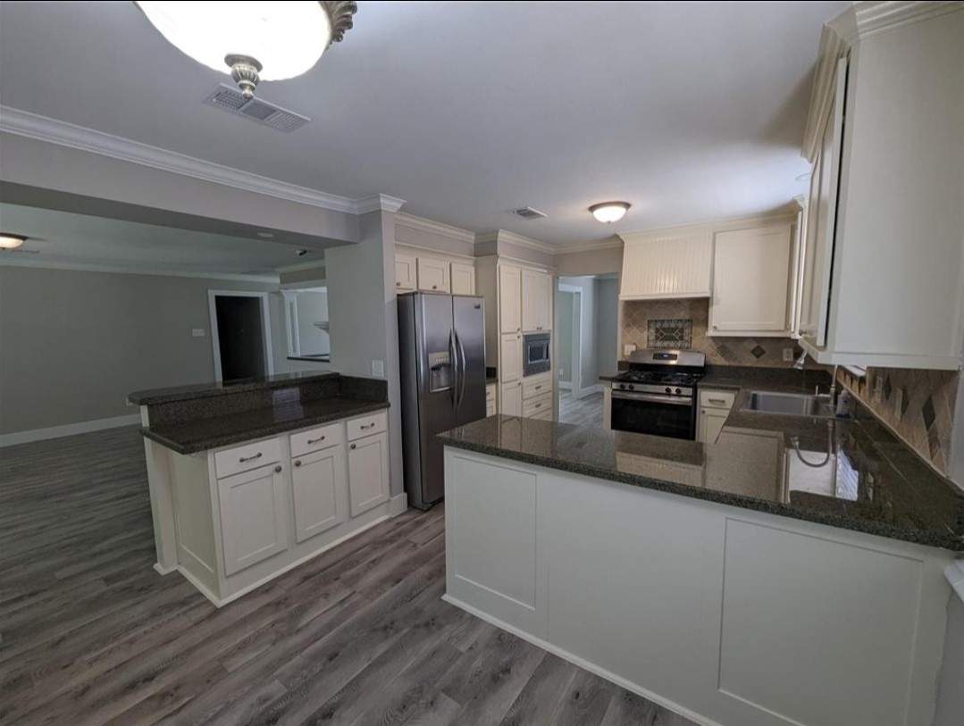 6026 Warm Springs Road Houston, TX 77035 - Photo 6 of 8