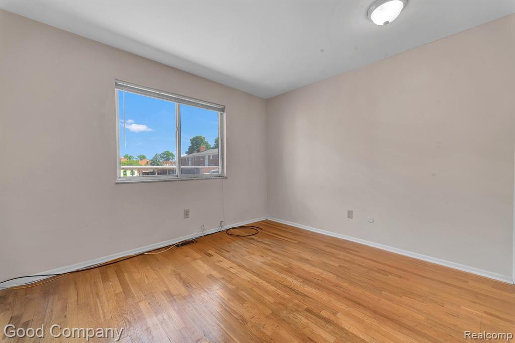29628 Hoover Road Warren, MI 48093 - Photo 18 of 36