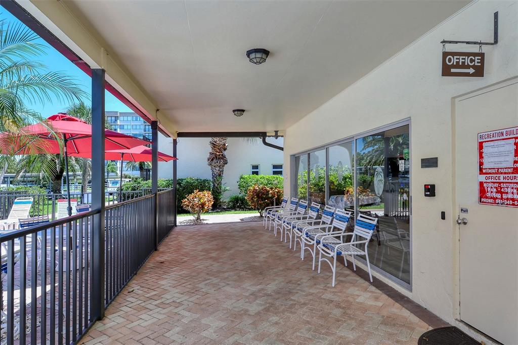 925 Beach Road, Unit 112 Siesta Key, FL 34242 - Photo 34 of 71 Gallery Image 34