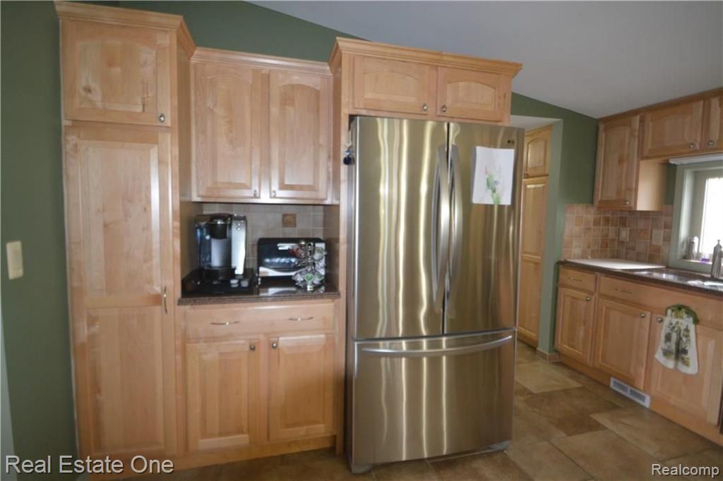 2947 Walsh Drive Rochester Hills, MI 48309 - Photo 6 of 18