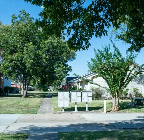 $1,250 | 12823 High Star Drive, Houston, TX 77072