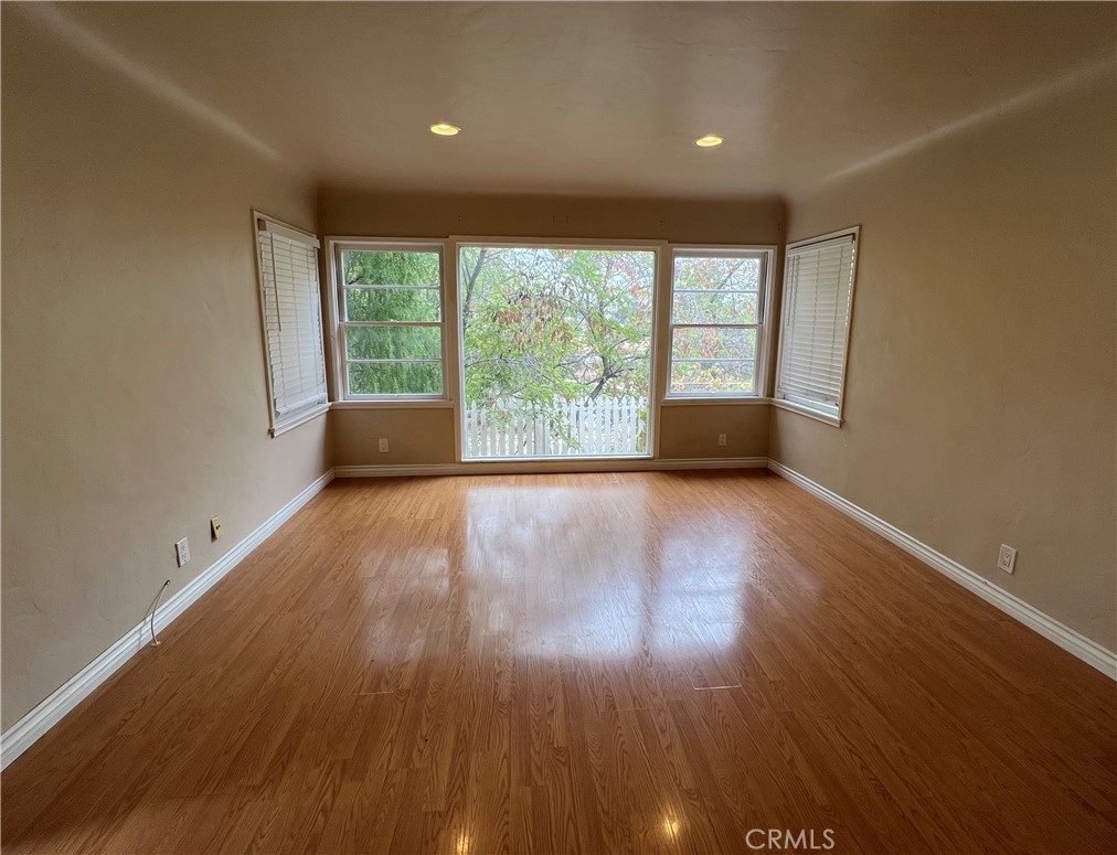 3869 Ridge Road Riverside, CA 92501 - Photo 4 of 13 Living Room
