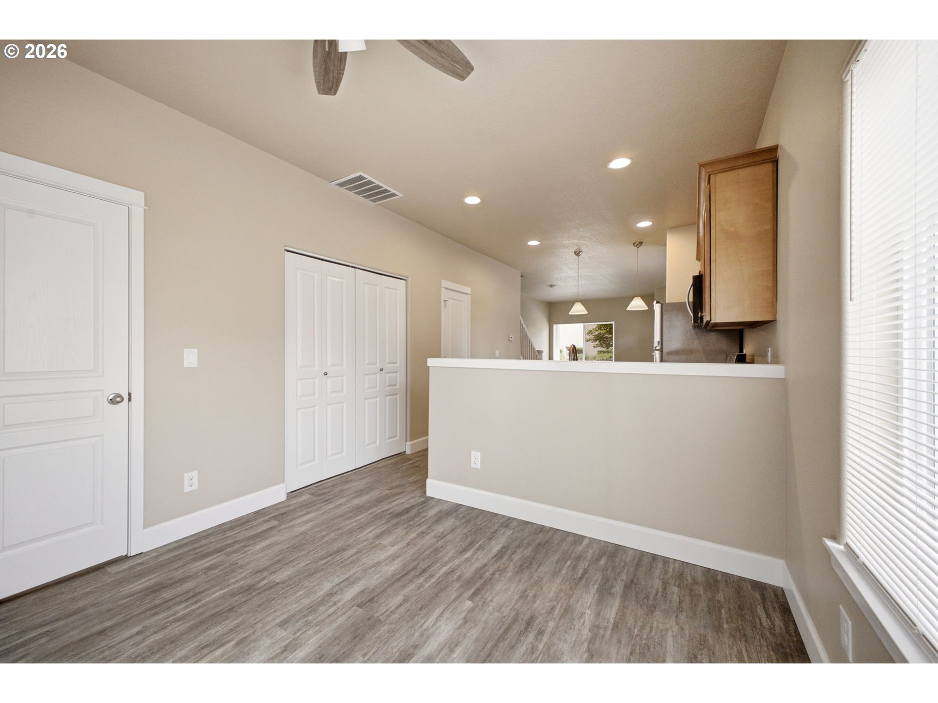 6136 Southeast Duke Street Portland, OR 97206 - Photo 9 of 42