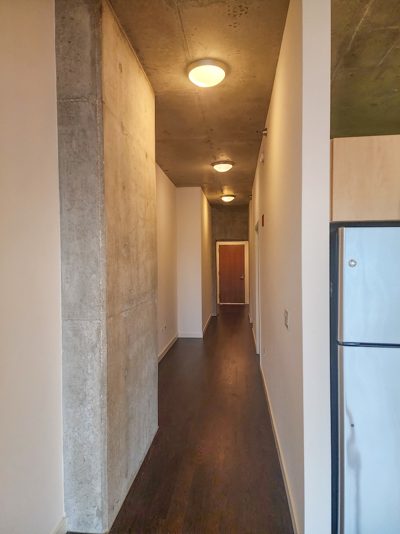 235 West Van Buren Street, Unit 3209 Chicago, IL 60607 - Photo 11 of 19