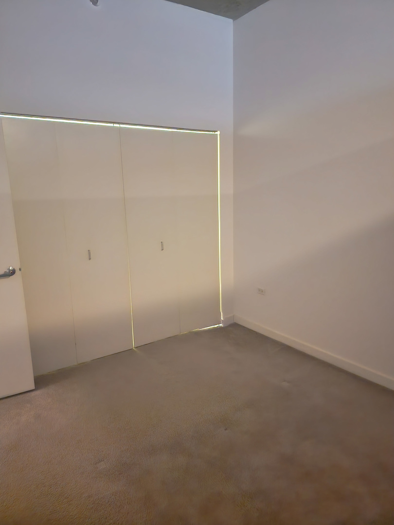 235 West Van Buren Street, Unit 3209 Chicago, IL 60607 - Photo 14 of 19