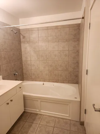 $2,200 | 235 West Van Buren Street, Unit 3209, Chicago, IL 60607