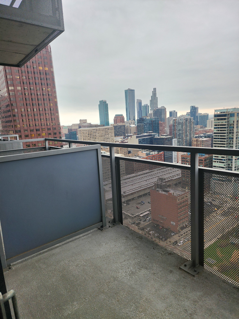 235 West Van Buren Street, Unit 3209 Chicago, IL 60607 - Photo 8 of 19