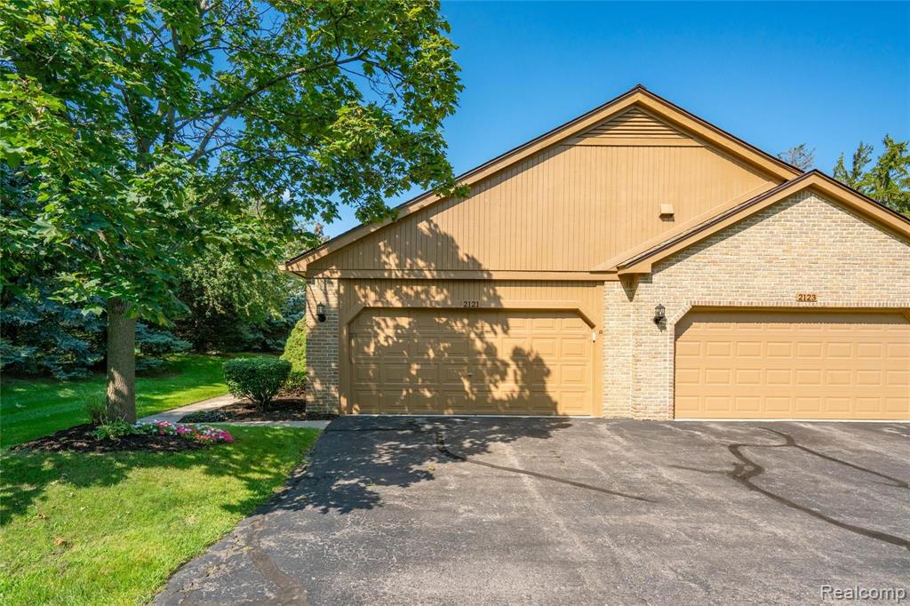 2121 London Bridge Drive, Unit 77 Rochester, MI 48307 - Photo 2 of 22