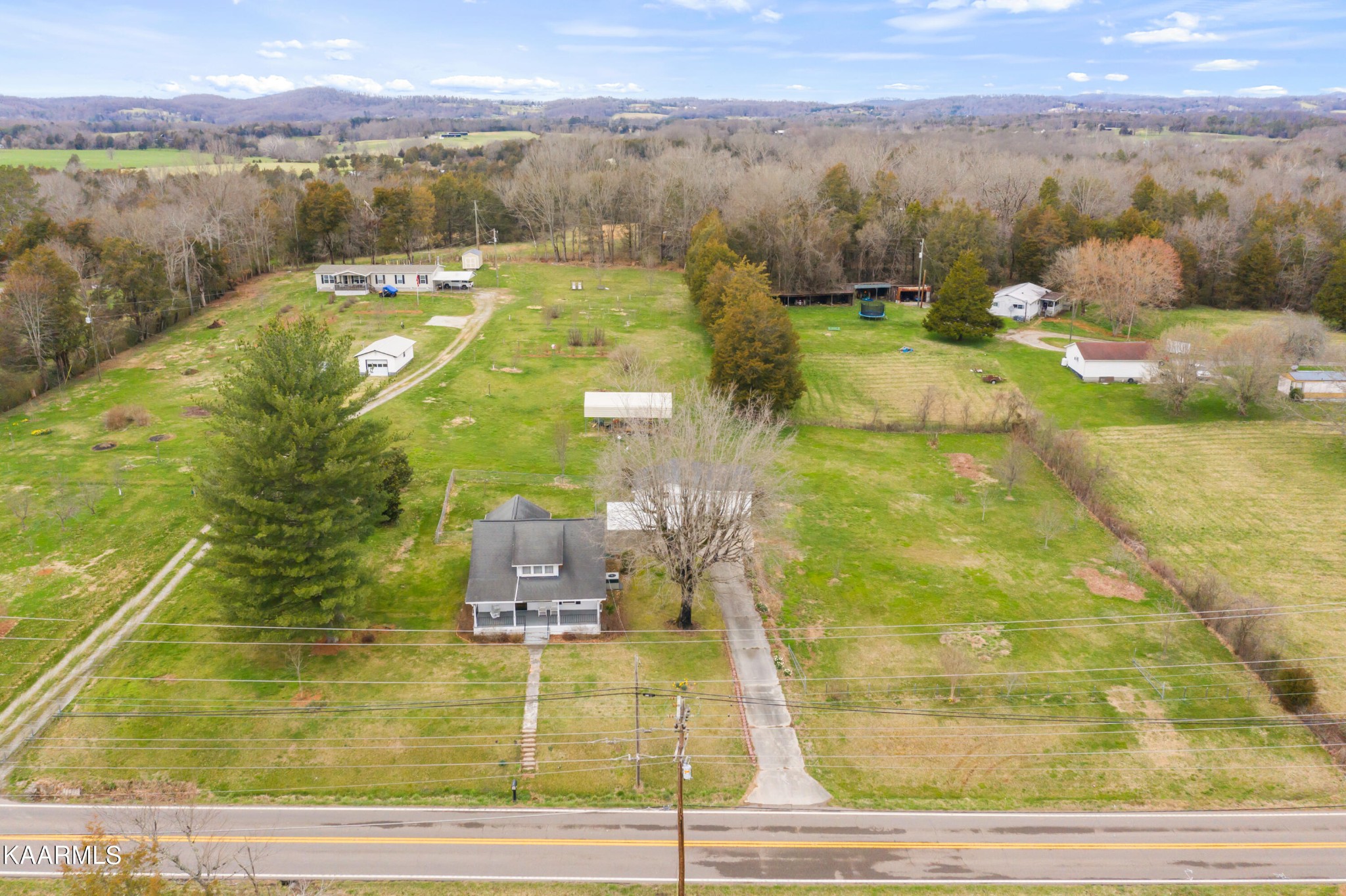 8839 East Emory Road Corryton, TN 37721 - Photo 3 of 41 Gallery Image 3