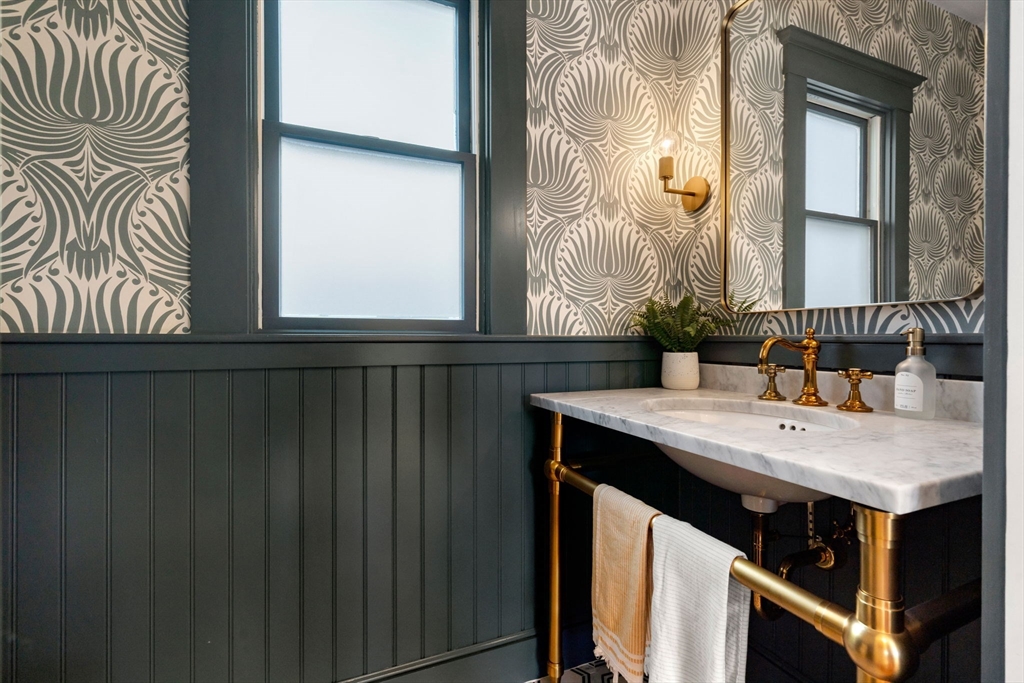 5 Elm Place Marblehead, MA 01945 - Photo 21 of 42