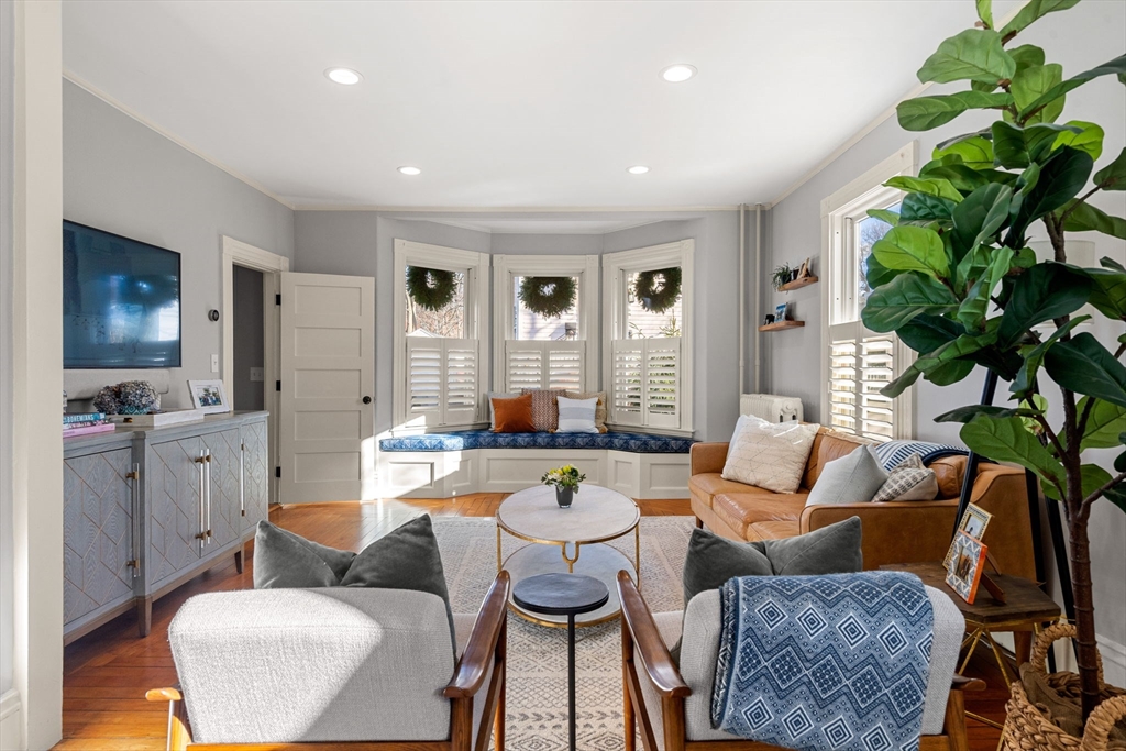 5 Elm Place Marblehead, MA 01945 - Photo 8 of 42