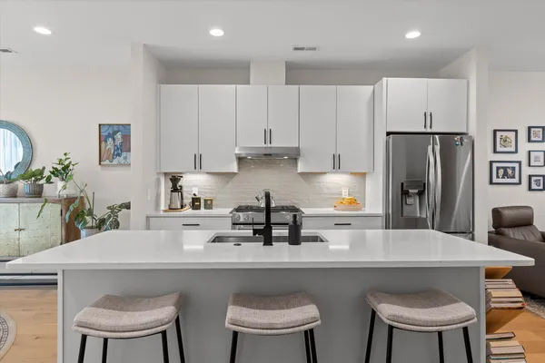 $590,000 | 895 Cherokee Blvd., Unit 105, Chattanooga, TN 37405