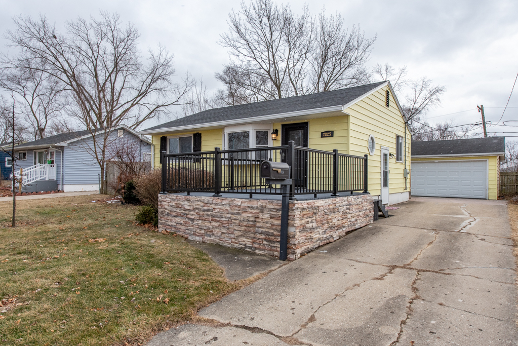2825 Shoshone Road Waukegan, IL 60087 - Photo 3 of 26 Gallery Image 3